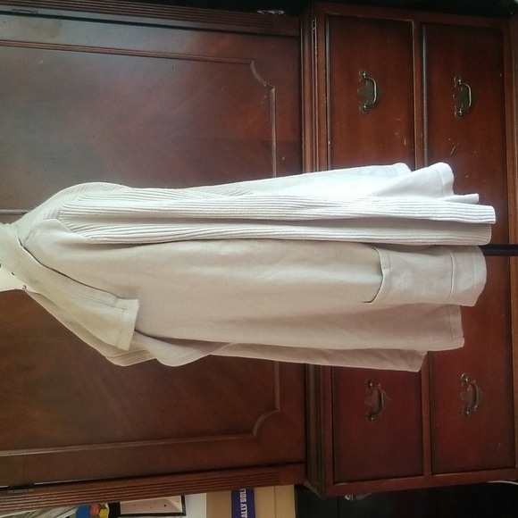 Cardigan - Picture 2 of 3